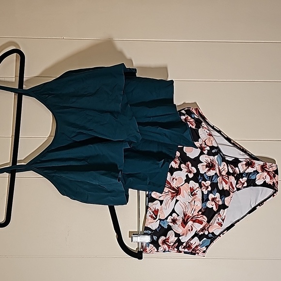 Womens Tankini Swimsuit Ruffled Top with High Waisted Bottoms•Large - Picture 6 of 10